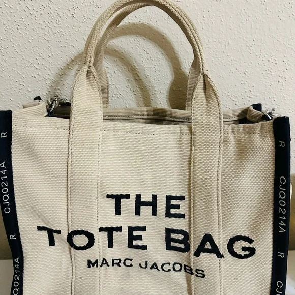 Marc Jacobs Cream and Black Tote Bag - Picture 1 of 6